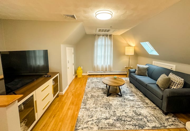 New Comfort Apt Near Boston - Malden, MA