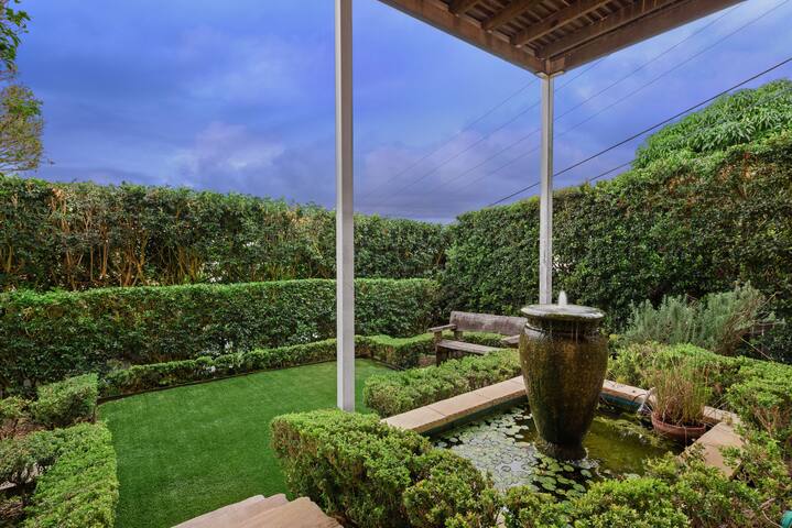 Executive Home w/ Views, Dual Living & Fireplace gallery image 5