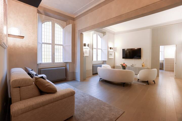 6 people + Terrace + Lift + Florence Chic Novella gallery image 3