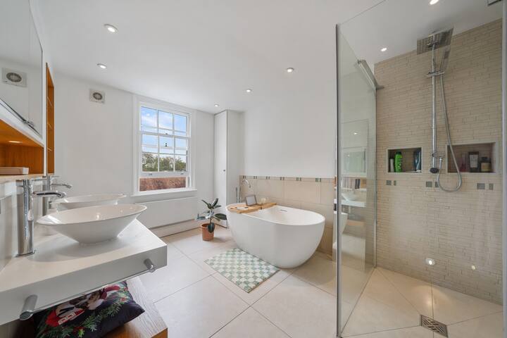 Stunning Townhouse with garden in Islington gallery image 5
