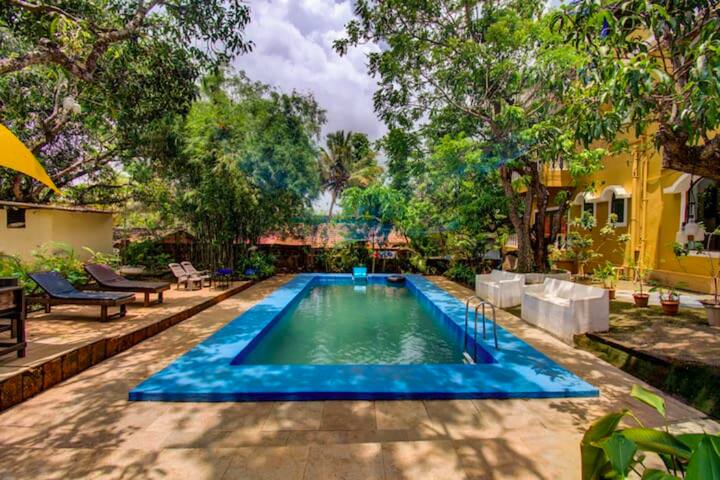 Mandrem Majesty: 5 BHK Luxury Villa with Pool