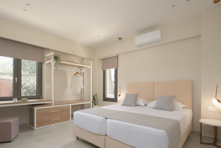 Jasné farby a elegantná elegantná kombinácia.