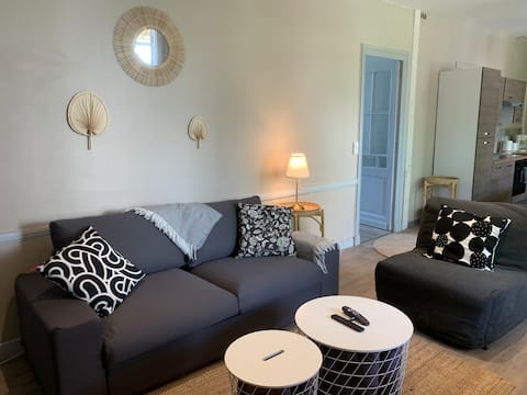 Beautiful Médoc house with garden