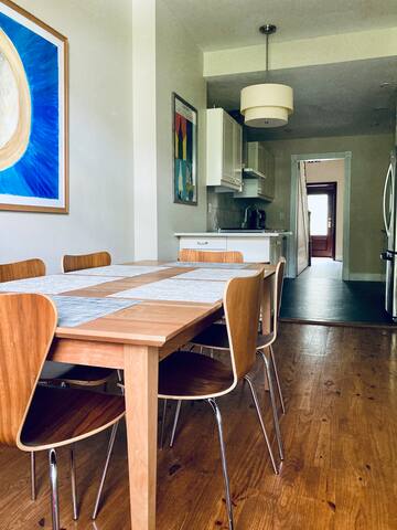 Charming Private Brownstone, Close to City & Park gallery image 4