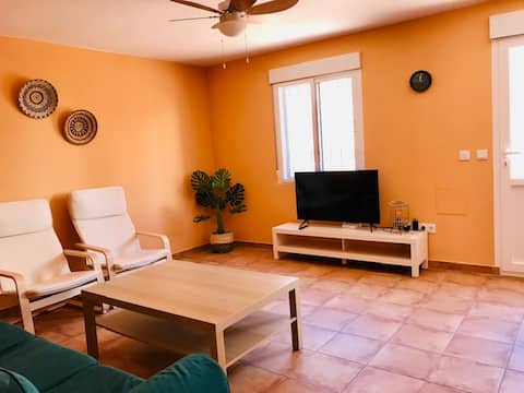 Anuncio de Airbnb popular: La Casa Naranja 1st floor en San Pedro Del Pinatar