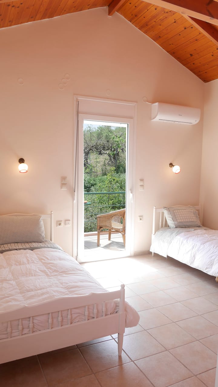Schlafzimmer 2