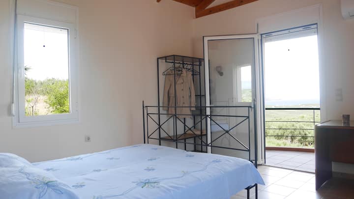 Schlafzimmer 1