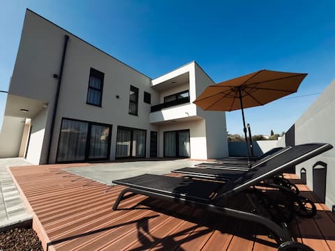 Vila More sa privatnim bazenom