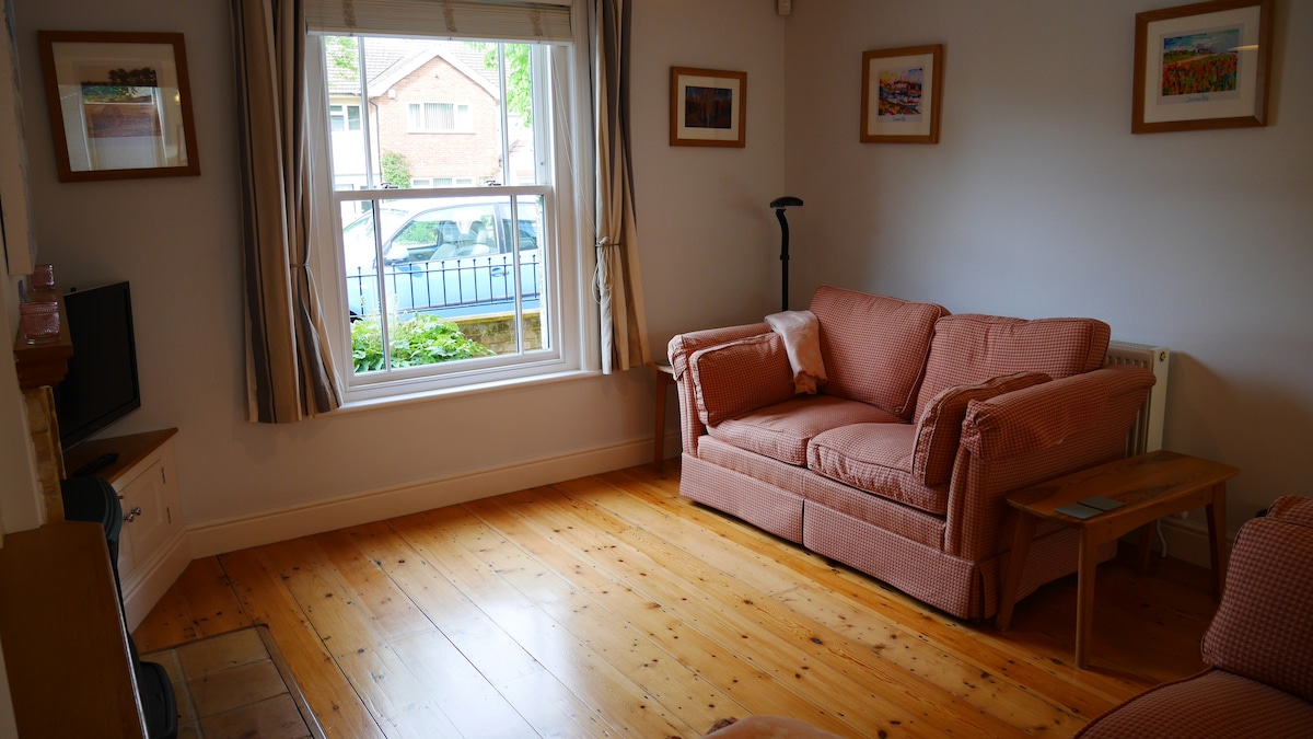 Top performing Airbnb: Beachcomber cottage in Lowestoft