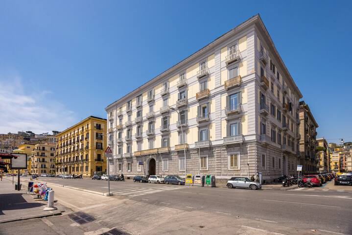 [Centrally Located By The Sea] Prestigious 200m² gallery image 3