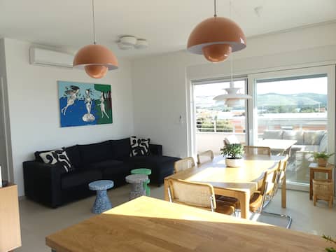 Top performing Airbnb: Seaside Elegant Apartment with Stunning Sea Views in Grad šibenik