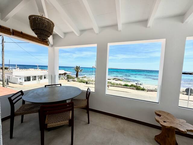 NoBeVIP – House on the beach Punta Prima gallery image 4