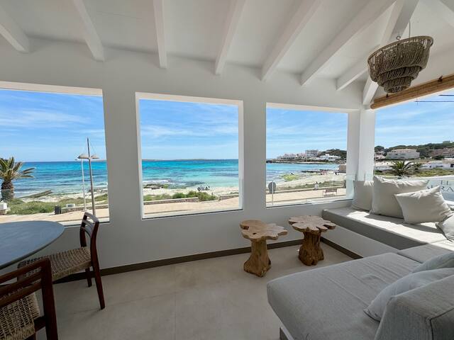 NoBeVIP – House on the beach Punta Prima gallery image 5