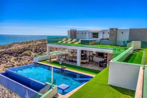 Shangri-LA luxury Mansion, Heated Pool