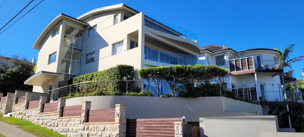 Manly Beach Views gallery image 5