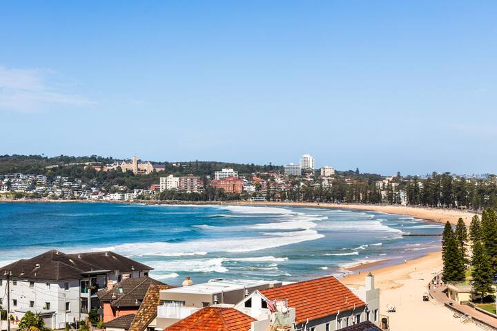Manly Beach Views gallery image 4