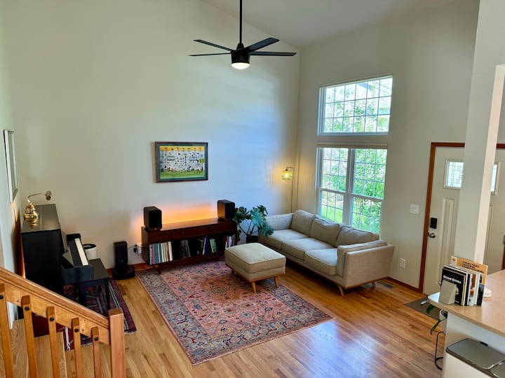 Elegant Home With Piano & Patio - Broomfield, CO