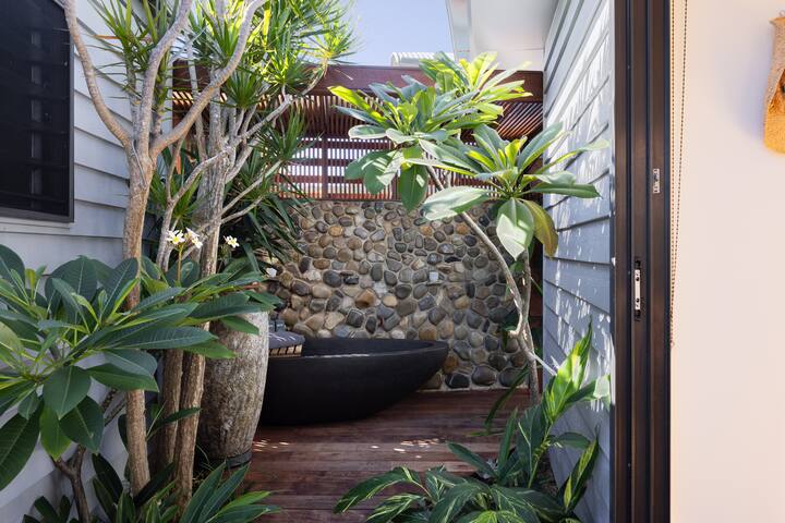 Coast | Boomerang Beachfront gallery image 2