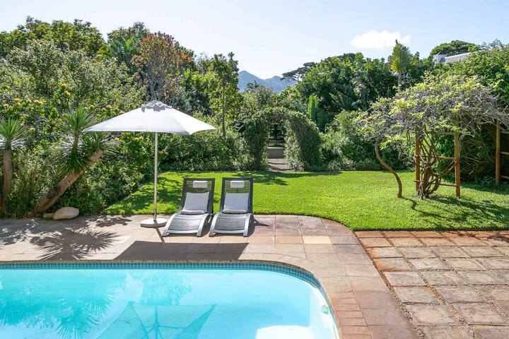 Kloof House – with solar backup power gallery image 2