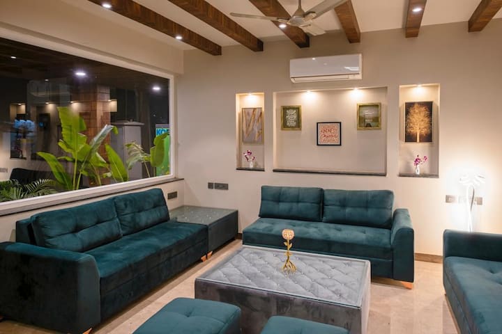 TheSagaStays Hotel