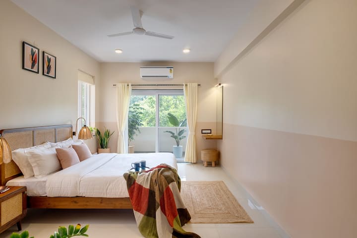 Bedroom 1 image 4