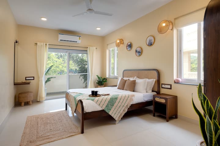Bedroom 1 image 2