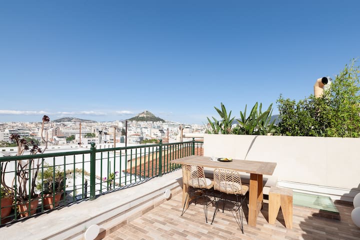 Elegant Luxury House in Plaka with Akropolis View gallery image 3