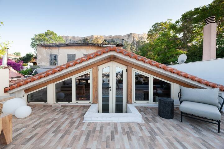 Elegant Luxury House in Plaka with Akropolis View gallery image 2