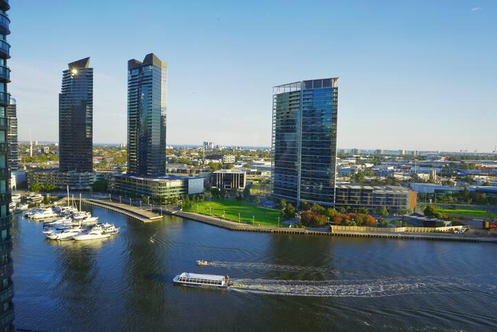 Great Comfort Comes w Great View