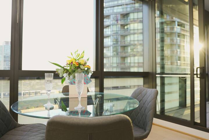 Great Comfort Comes w Great View gallery image 4