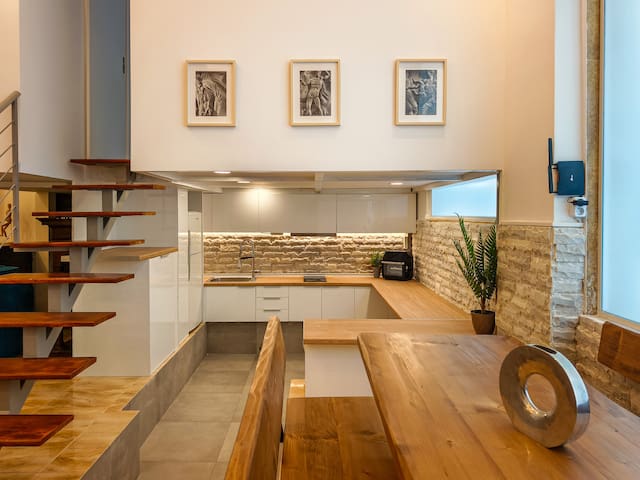 Zen Garden, 600m to Acropolis M.