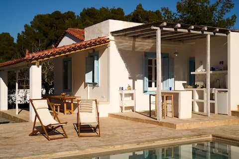 Pistachio House with pool