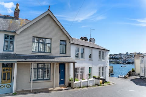 Waterside house w/ sea views & log burner
