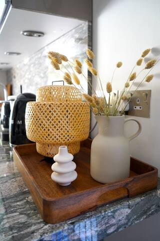 Newly refurbished Parsons Green apartment gallery image 4