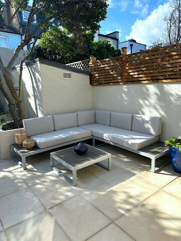 Newly refurbished Parsons Green apartment gallery image 3