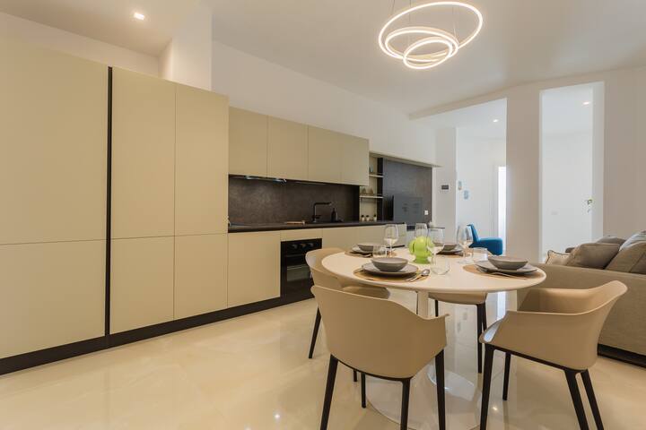 Palazzo Lux Stays Sleeps 9 – pool, beach, centre gallery image 5