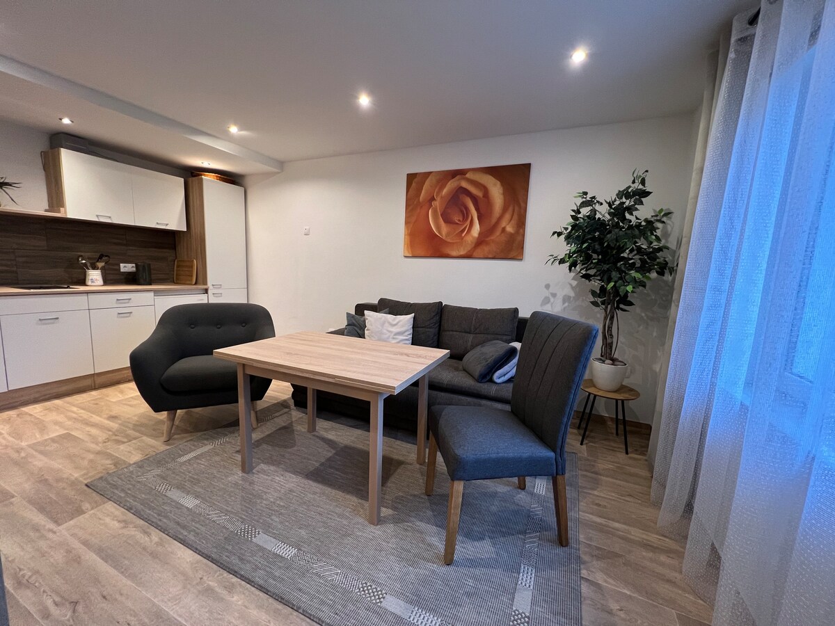 Popular Airbnb listing: Mahlau vacation home, first floor in Waren (Müritz)