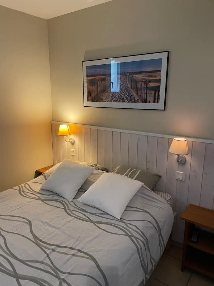 אנו לא מספקים מגבות ומצעים 