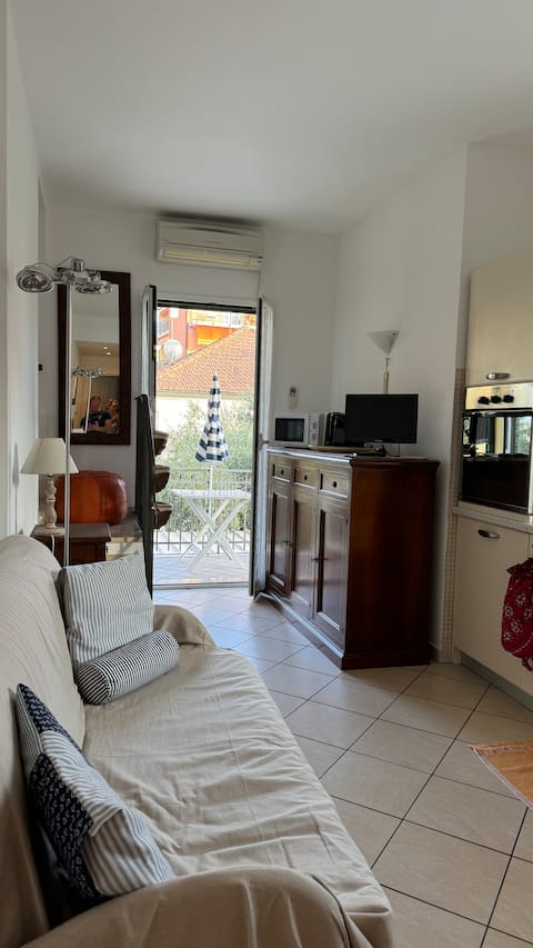 Annuncio Airbnb popolare: 50m from the beach - 2BR apartment for 4 guests a San Bartolomeo Al Mare