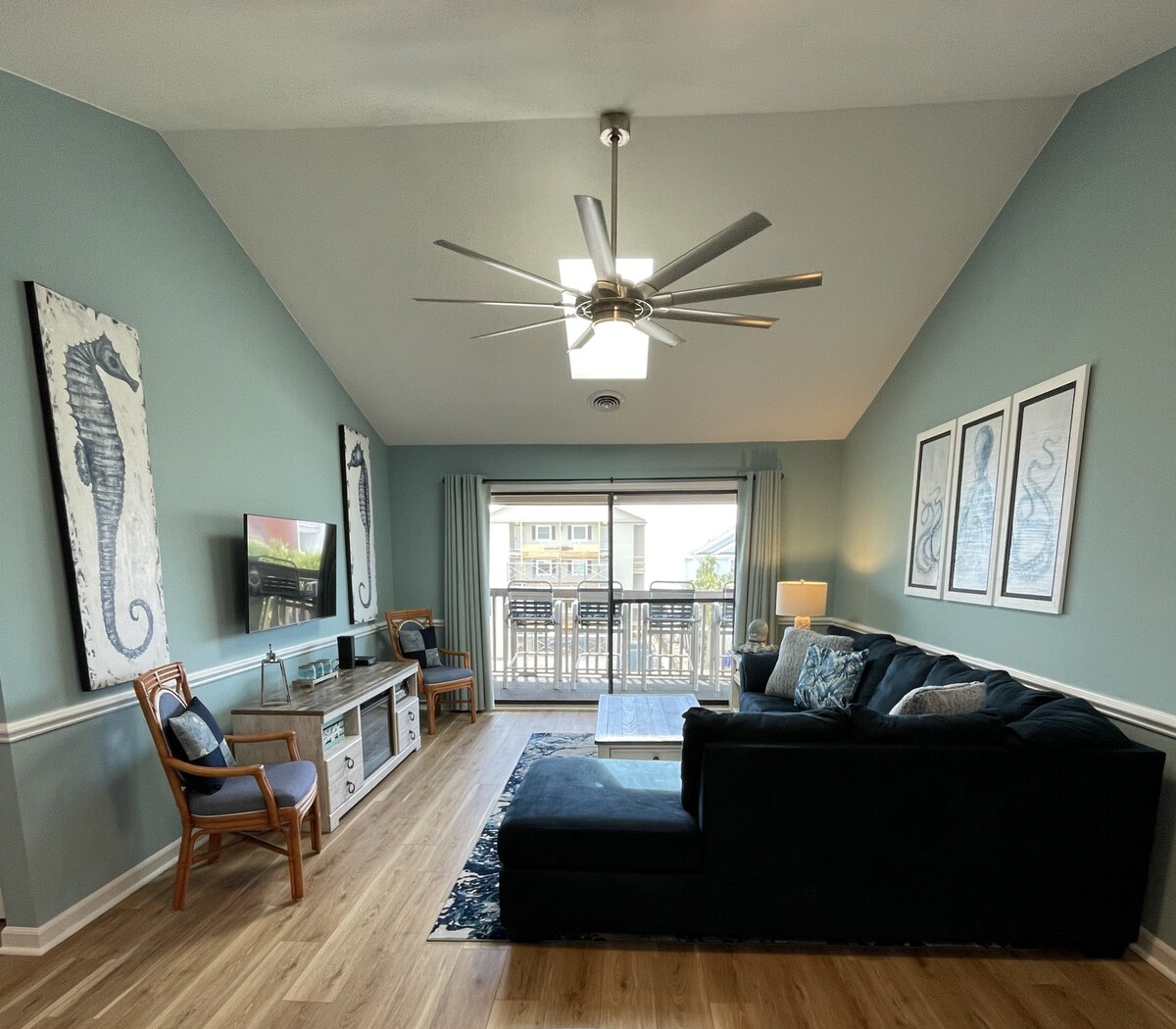 Popular Airbnb listing: Surfside Beach across from Ocean in Surfside Beach