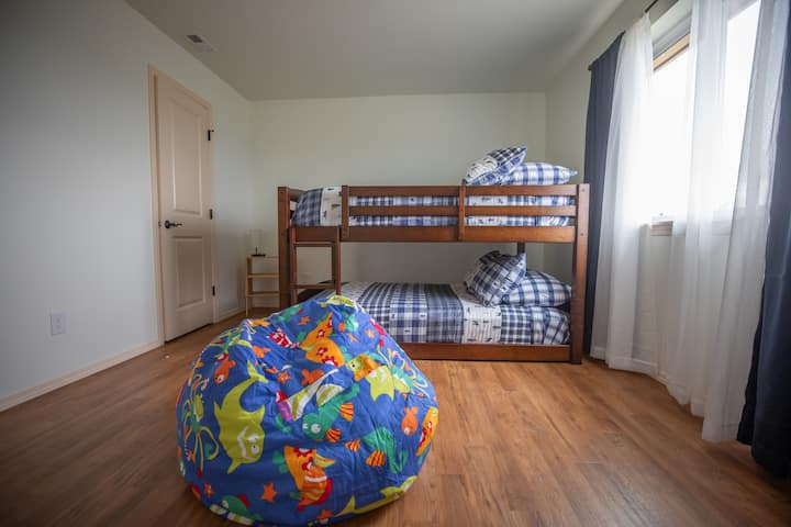 საძინებელი 4