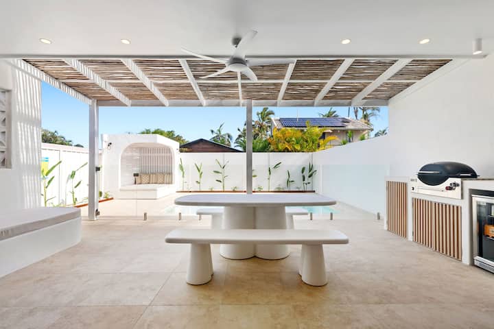'BRAND NEW' Beachside Villa