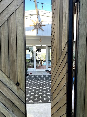 Mid-Century Mt Washington