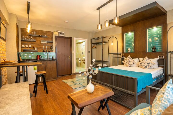 Stylish 2BR Flats With Jacuzzi-Dsinfected gallery image 5