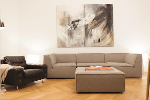 Airbnb con migliori performance: Elegant Urban Retreat: Luxurious Design Apartment a Trieste