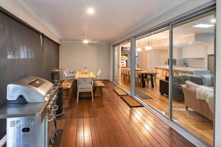 The Bay Retreat gallery image 5