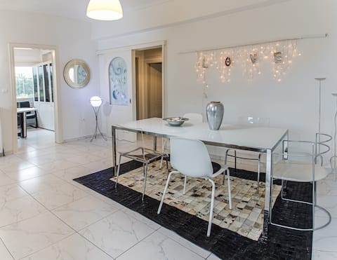 Celestial Garden- 2 bd  penthouse mtn & city view