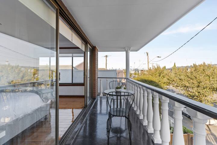 Charming retreat in Footscray.47 gallery image 5