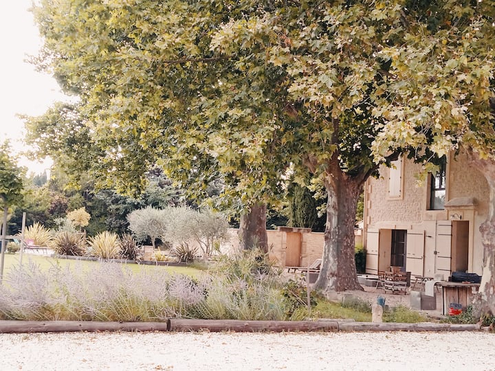 Gite En Provence Avec Spa - Graveson