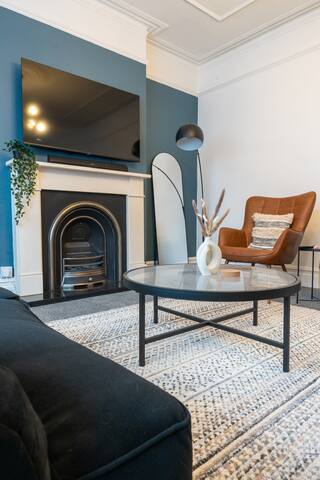 Chiswick 4 Bed Mid-Term Stays gallery image 2